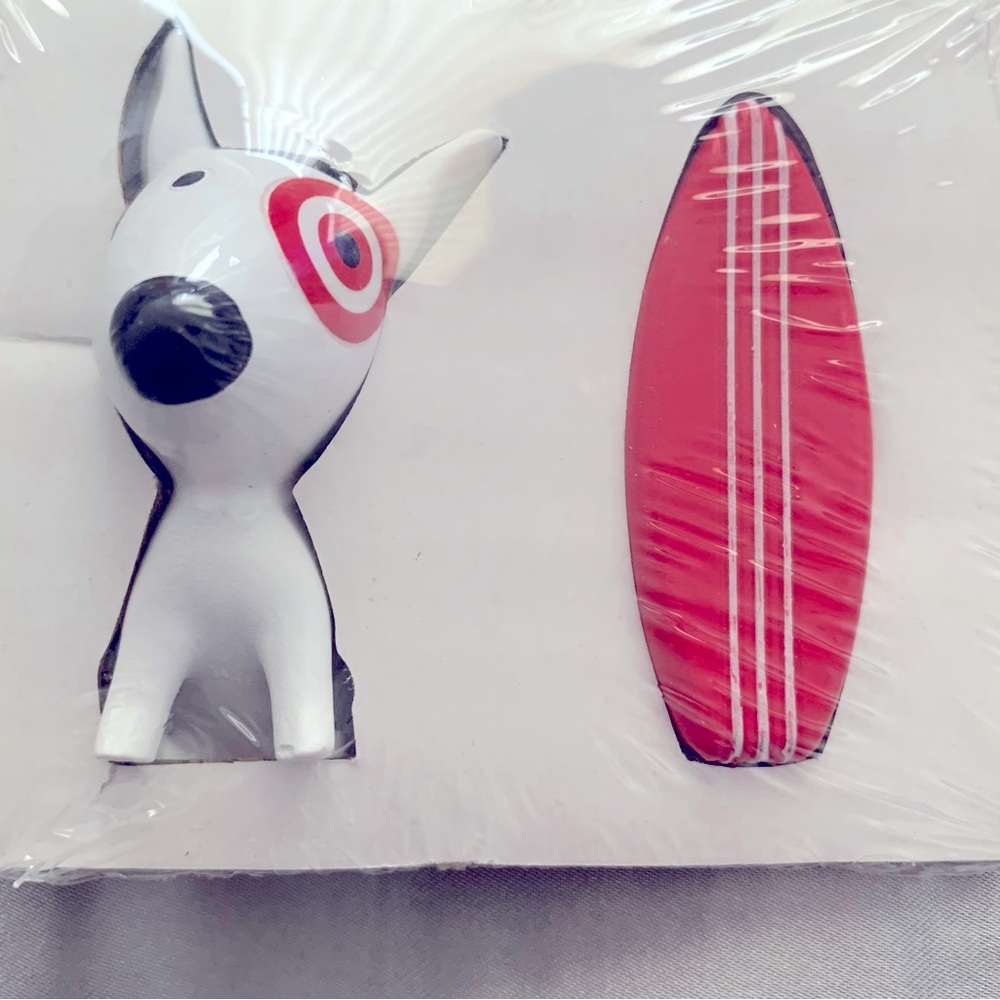 New Target bullseye dog with surfboard